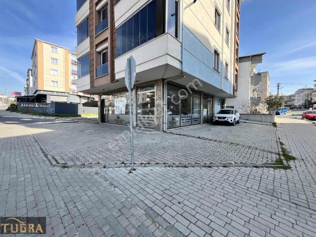 Tuğradan Cemal Gürsel Bulvarına Cephe 100 M2 Satılık Dükkan