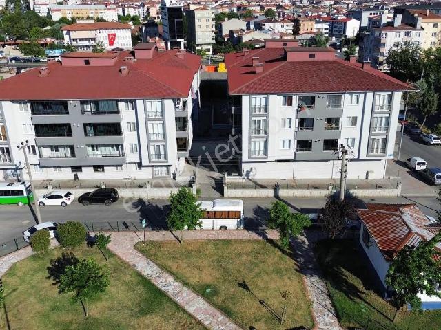 Tuğradan Hatip'de Site İçerisinde 3+1 Ebeveyn Banyolu Daire