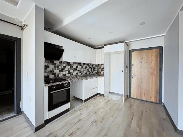 Tuğra'dan Çobançeşme De 1+1 Ara Kat Kiralık Daire