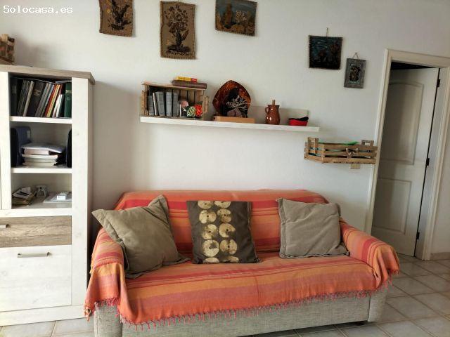 Tu Refugio en Chayofa: Elegante Apartamento con Amplia Terraza y Garaje Privado