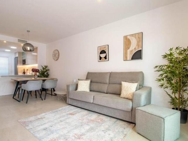 ¡Tu Refugio Soñado! Apartamento de 2 Dormitorios y 2 Baños en Playa Flamenca Orihuela Costa ?