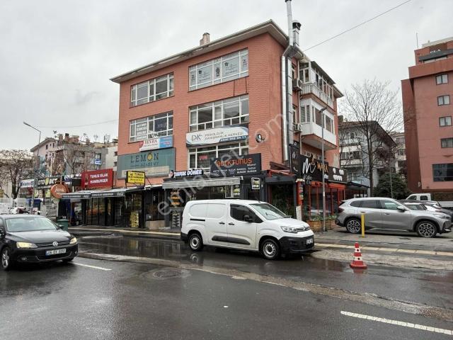 Tunus Caddesinin Hareketli Yerinde Geniş Ve Temiz Kiralık Ofis