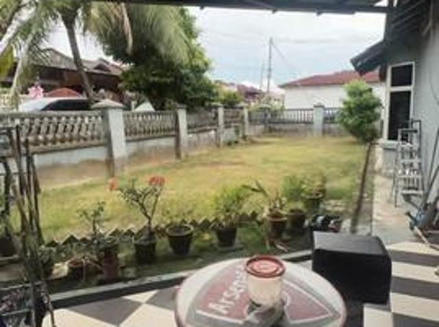 Tun Aminah Corner Lot