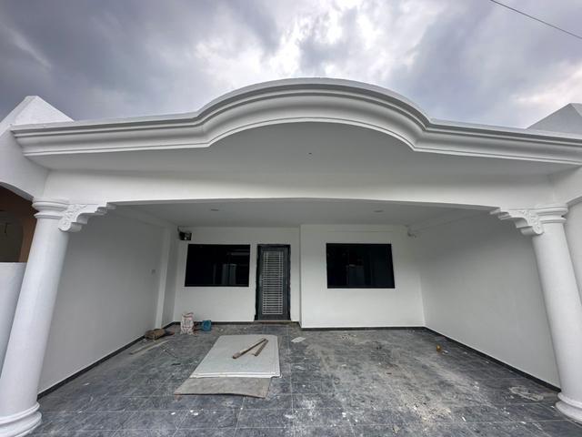 Tun Aminah SkudaiJalan BentaraSingle Storey Fully Renovation Sale