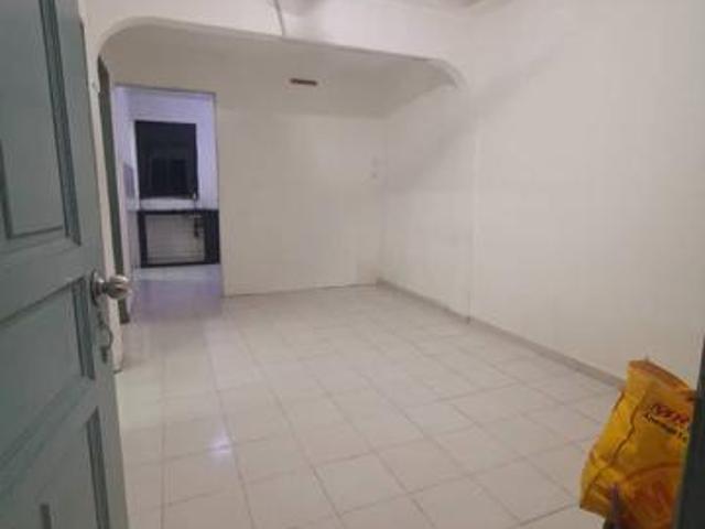Tun AminahGround FloorSkudaiFullLoanRumah MurahSelesaTampoi