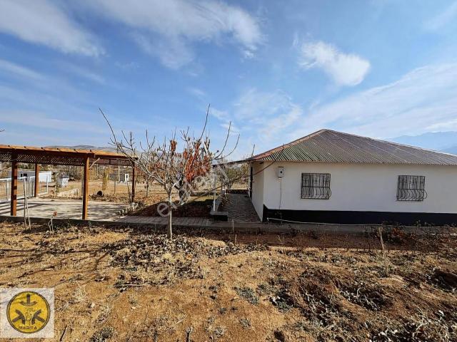Tunç Harita Emlak'tan Müstakil 720 M2 Arsalı Ev