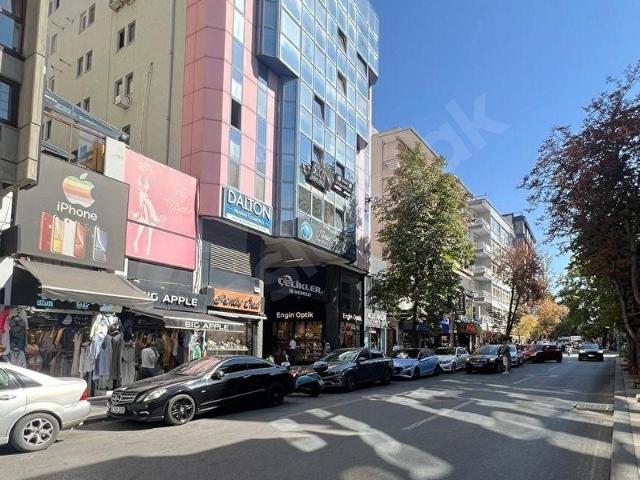 TUNALI HİLMİ CADDESİ ÇELİKLER İŞ MERKEZİ'NDE KİRALIK DÜKKAN