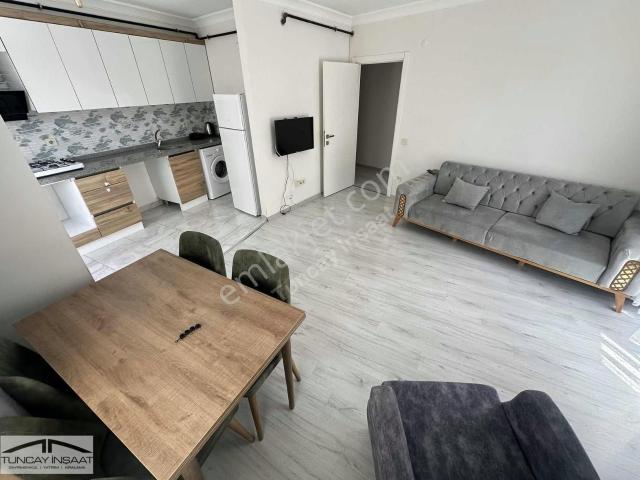 Tuncay'dan Kağıthane'de Caddeye Yakın Full Eşyalı 1+1 Daire