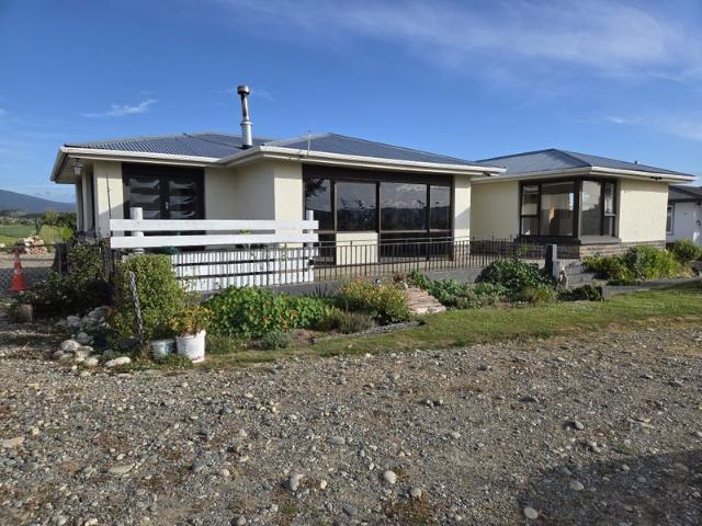 tuatapere, 2 bedrooms