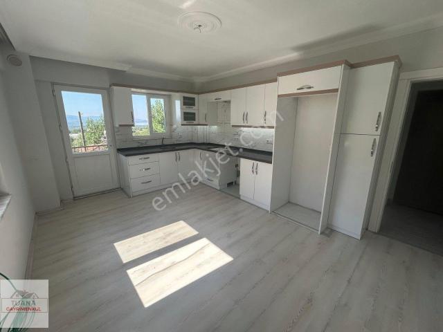 Tuana Gayrimenkul'den Yeşilköy'de 2+1 Kiralık Daire