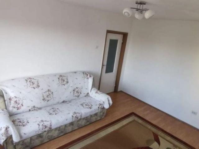 Tudor 3 camere decomandat etaj 3