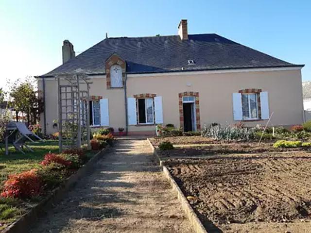 Tuffé Val de la Chéronne 72160 Achat / Vente maison 4 pièces t4 au dernier étage cave