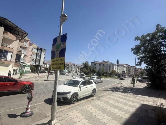 Tugay Kınacı' Dan Özalper De Kiralık 75 M2 Dükkan