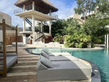 TULUM, HERMOSA CASA TOTALMENTE AMUEBLADA Y EQUIPADACON CENOTE EN ADORA