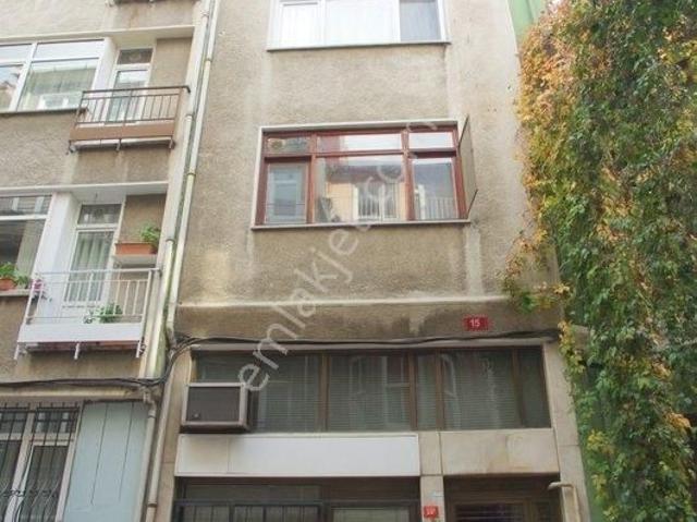 Tülay Özkök'ten Toplu Ulaşıma Yakın Arakat 1+1 Kiralık Daire