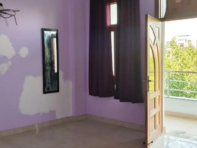 Tulip Mall 3 Bedroom 162 Sq. Mt. Builder Floor in Sector 46 Noida Listing ID: #10292
