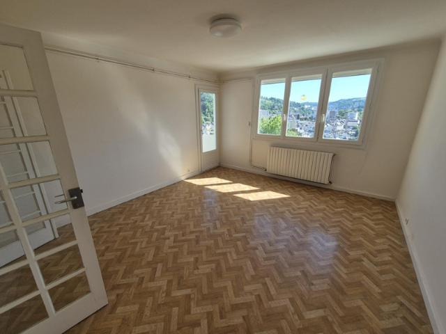 TULLE Appartement T4 lumineux avec balcon et cave