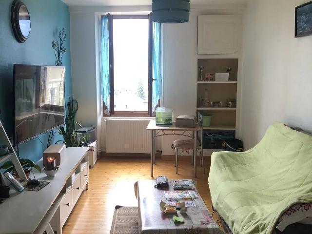 Tullins: T3 lumineux 74 m², cave 12 m², libre immédiatement