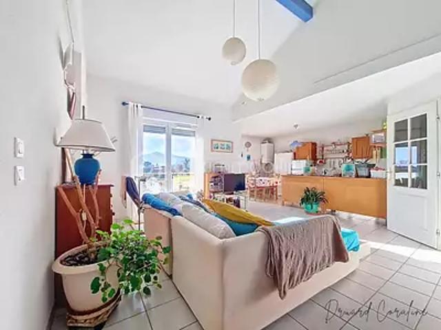 Tullins 38210 Achat / Vente appartement 3 pièces t3 au dernier étage cave
