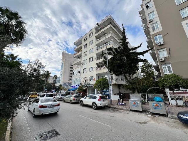 Turvilla'dan Muratpaşa Üçgen'de Eşyasız 3+1 Satılık Daire