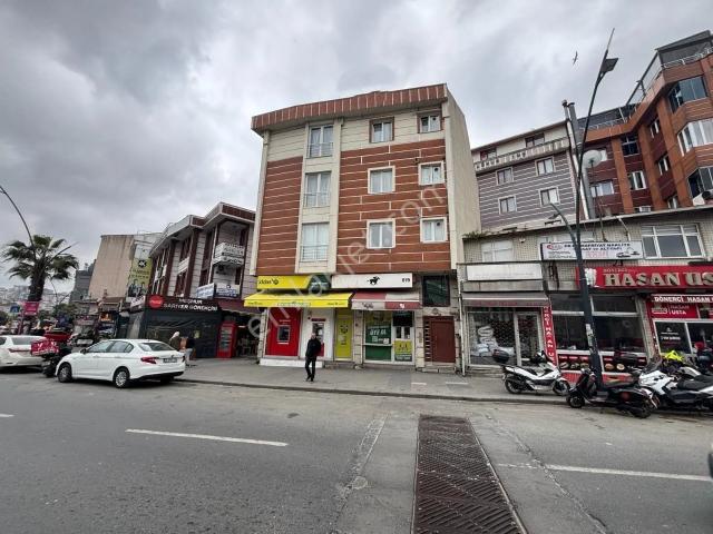 Turyaptan Cadde Üzerinde Mükemmel Konumda 3+1 Dubleks Fırsatı