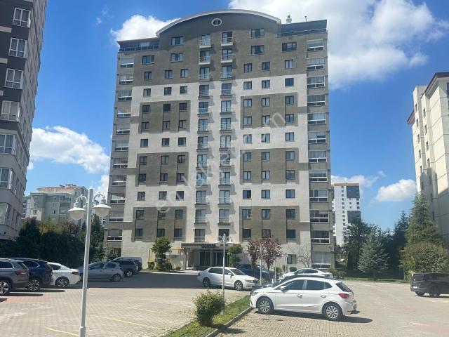 Turyap'tan Bağlıcada, Tamamı Yenilenmiş 4+1 Satılık Lux Daire