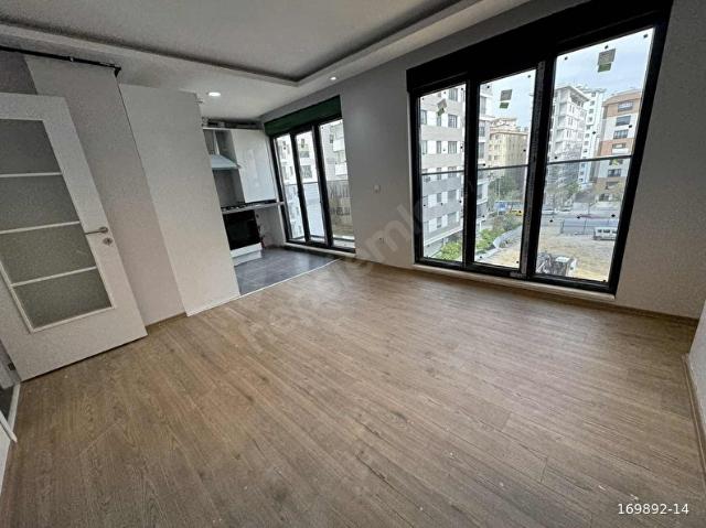 TURYAP'TAN GÖZTEPE'DE MİNİBÜS CAD. ALTINDA SIFIR SATILIK 2+1 BOŞ