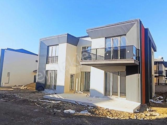 Turyap'tan Eminpaşa'da Satılık Villa