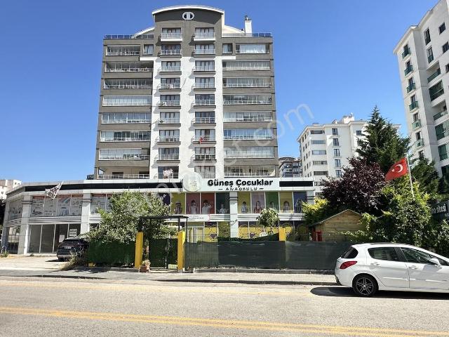 Turyap'tan Merkezi Konum,dev Balkon,ebebeyn Banyolu 4+1 Kiralık