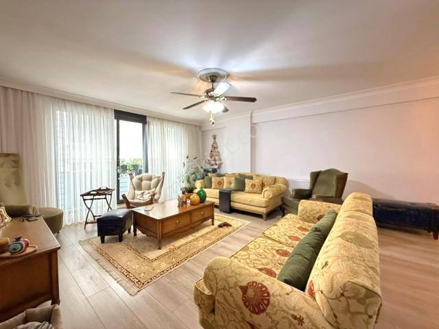 Turyap'tan Suadiye'de Bağdat Cad. Yakını Balkonlu 120m2 3+1