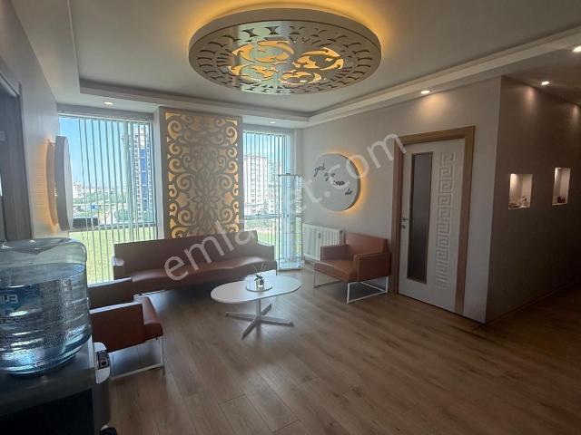 Turyaptan Real Towersda Kiracılı 150 M² Prestijli Ofis