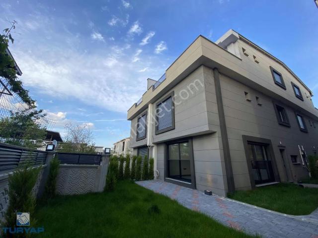 Turyaptan Türkmenköy Triplex Villa Teraslı Bahçeli 4 Banyo