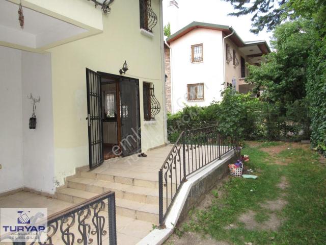 Turyap'tan Türkkonutta Site İçerisinde Triplex 4+2 Kiralık Villa