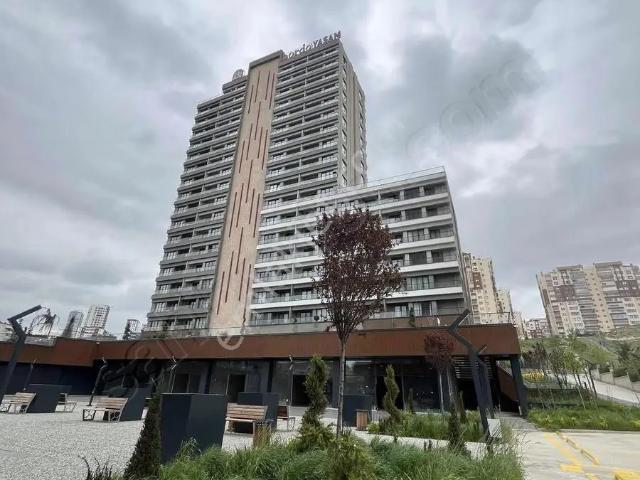 Turyap'tan Yaşamkent'te Satılık 1+1 Köşe Daire