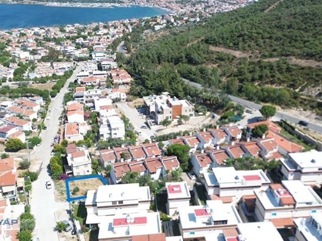 TURYAP'TAN YENİFOÇA BURUNUCUNDA TURİZM İMARLI SATILIK KÖŞE ARSA