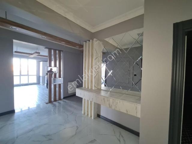 Turyap Ağrıdan Erkay 7 Satılık 4+1 Daire