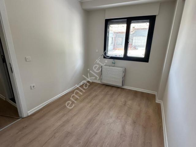 Turyap Buca'dan Kozağaç Meydanda Satılık 1+1 D.gazlı Daire