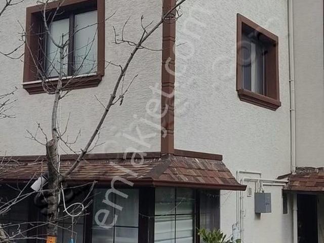 Turyap Fevzi'den Yalova Kadıköy'de Satılık Tribleks Villa