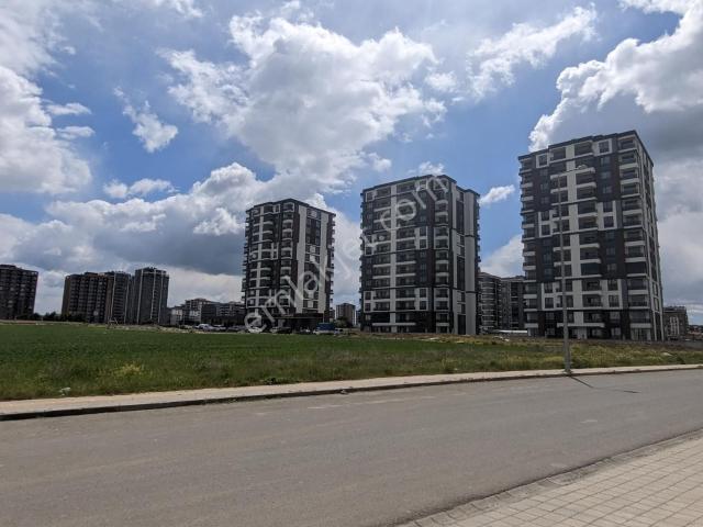 Turyap Hürriyetten İzsiz Towers Da Giriş Kat 2+1 Kiralık Daire