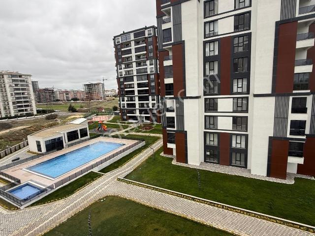 Turyap Hürriyetten İzsiz Towers Projesinde Kiralık 2+1 Daire