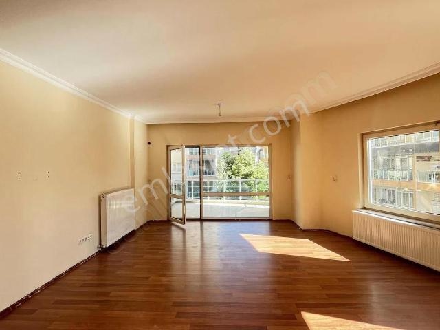 Turyap Metropol`den Fahrikayahan Cadde Üstünde Kiralık 4+1 Daire