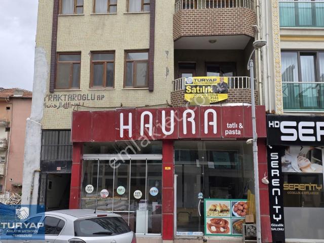 Turyap Metropol'den Cengiz Topel Caddesinde Satılık 3+1 Daire