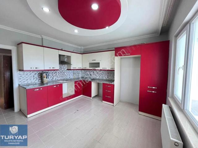 Turyap Metropol'den Bostanbası Şehristan Da Kiralık 3+1 Daire