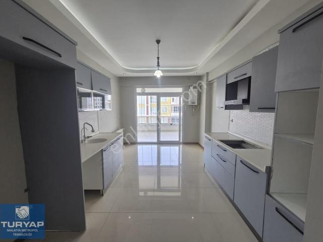 Turyap Metropol'den Güngör Caddesinde 3+1 Kiralık Daire