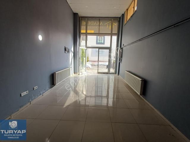 Turyap Metropol'den Güngör Caddesinde 65 M² Kiralık Dükkan