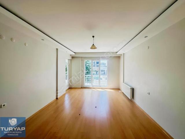 Turyap Metropol'den Güngör Caddesi'nde Kiralık 3+1 Daire