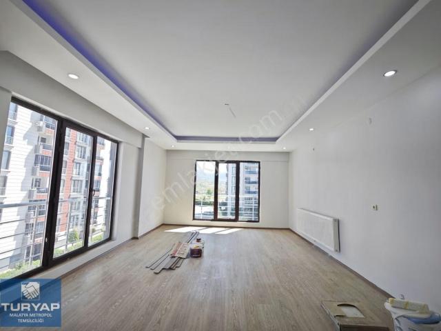 Turyap Metropol'den Manas Babür Sitesi Satılık Fırsat 3+1 Daire