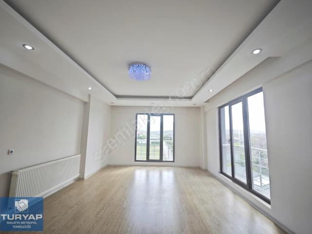 Turyap Metropol'den Manas Gazneliler Sitesinde Satılık 3+1 Daire