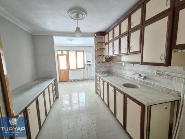 Turyap Metropol'den Sivas Caddesinde 3+1 Satılık 250m2 Daire