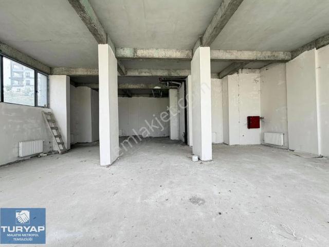 Turyap Metropol'den Tecde'de Satılık 150 M² Dükkan
